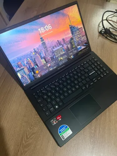 ASUS VivoBook Go 15 E1504FA | Ryzen 5 | 16GB RAM | SSD 512GB | Garantia ASUS
