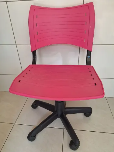 Cadeira de plástico