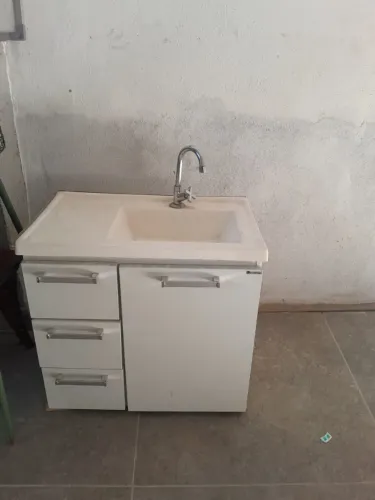 Kit Banheiro: Gabinete Branco Com Gavetas, Pia E Torneira