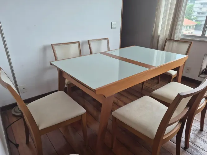 Mesa de jantar extensível com tampo de vidro e 6 cadeiras