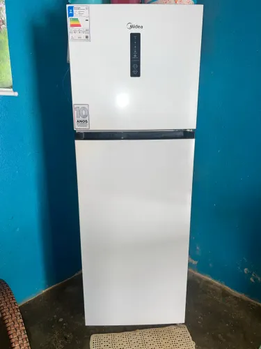 Vendo Geladeira/Refrigerador Midea Frost Free Duplex - 127 com 6 mês de uso