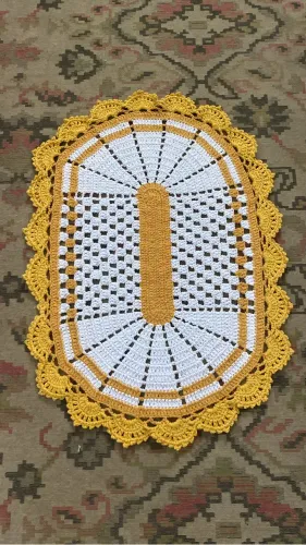 ? Tapete de Crochê Branco e Laranja com Bico Elegante