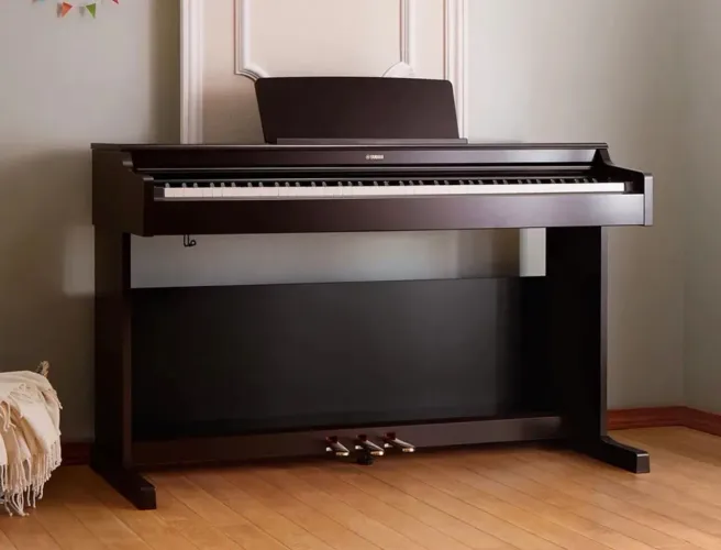 Piano Digital Yamaha Ydp-165 Rosewood 88 Teclas C/ Banco Bivolt