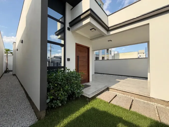 Casa totalmentr individual à venda em Tijucas/SC