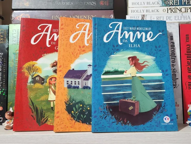 TRÊS LIVROS ANEE DE GREEN GABLES