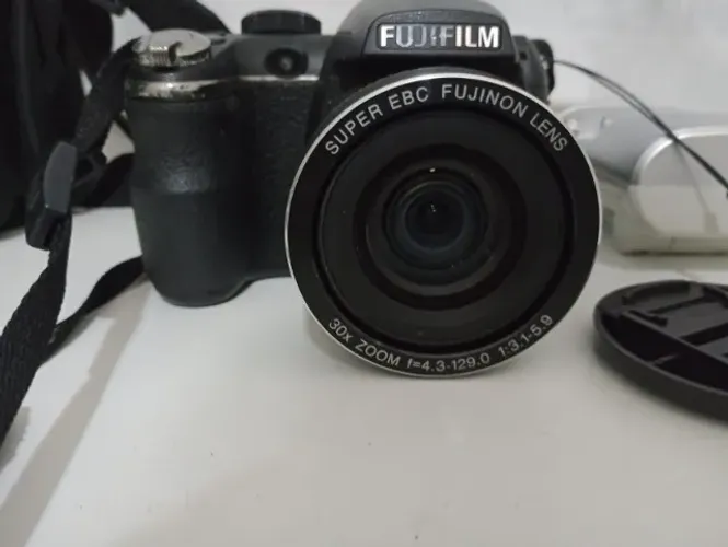 Câmera Fujifilm FinePix S4000 Zoom 30x - Kit Completo Impecável