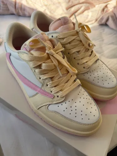 Tenis jordan travis scott shy pink