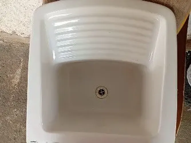 Tanque de ceramica,ideal para área de serviço.