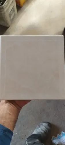 Azuleijo 20,5x20,5 borda branca com bege , antigo massa branca , 21 mts