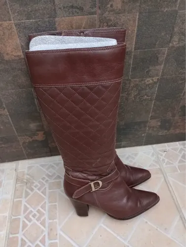 Bota de couro legítimo