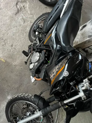 Yamaha XTZ150 Crosser Z, partida elétrica, freio disco, revisada