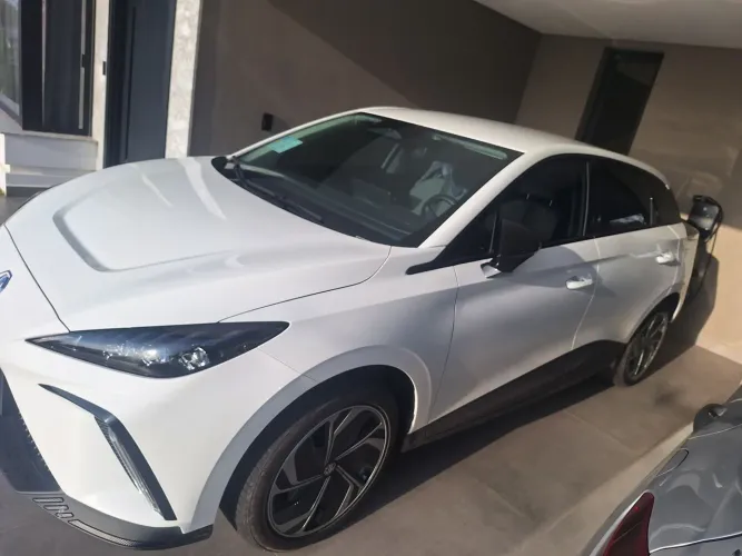 MG 4 Luxury 2026