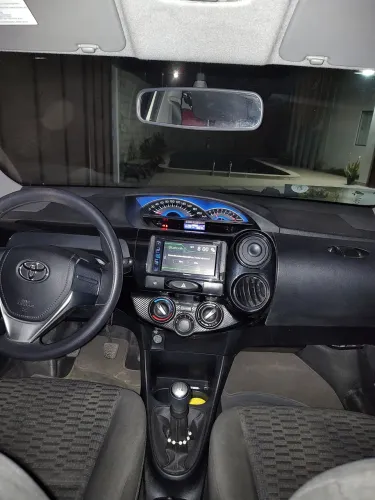 Toyota Etios X 1.3 Flex 16V 5P Mec. 2015