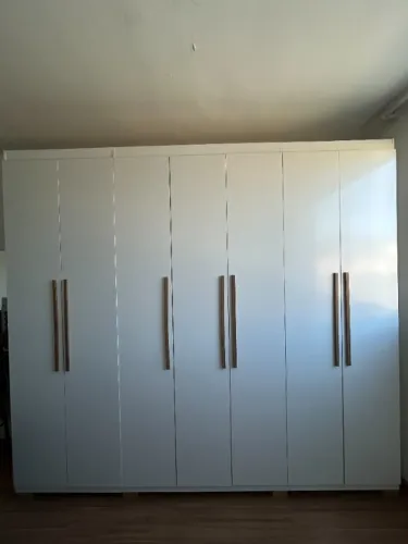 Guarda-roupa Bartira Diplomata 7 portas 6 gavetas branco