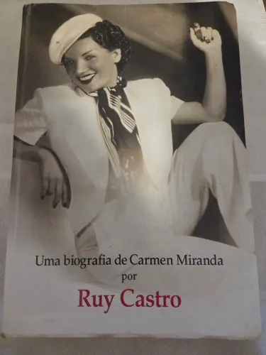 Livro biografia Carmem Miranda