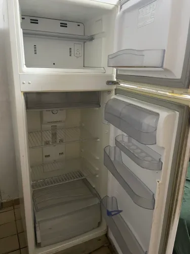 Geladeira usada!!