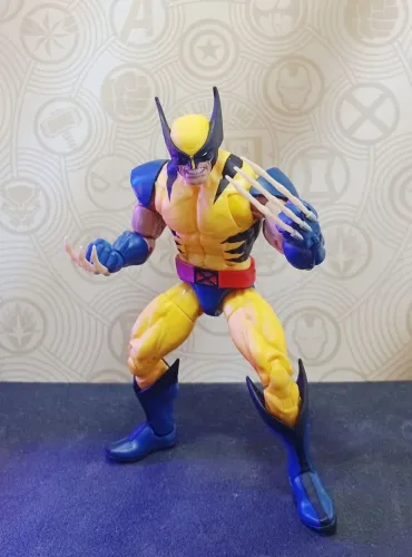 Marvel Legends Wolverine (garras de osso)
