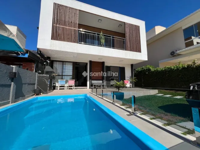 Casa de 150 m² com 3 dormitórios para locação no Campeche