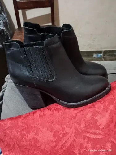 Bota couro legítimo