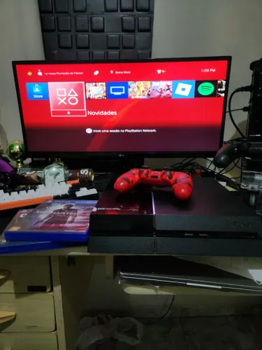 Ps4 slim 2 controles 3 jogos!