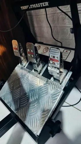 Volante Thrustmaster RS500 + Pedais - Excelente Estado!