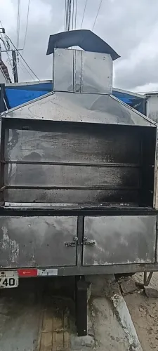 Reboque para vender lanche e bebidas e aí tem churrasqueira valor 3900
