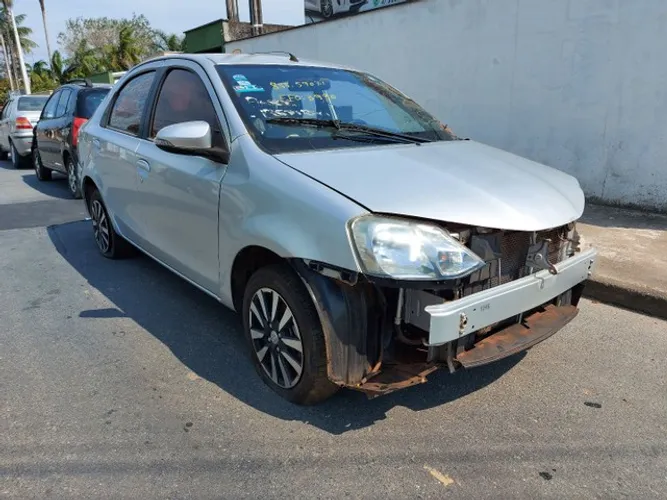 Sucata Toyota Etios Sedan Platinum 2016 1.5 16v Flex Somente Para Venda De Peças 