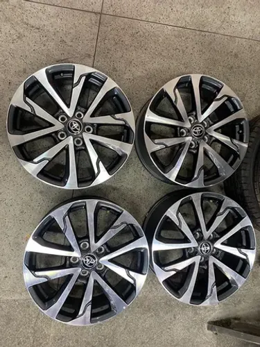 Roda Corolla Cross aro 18 Original.