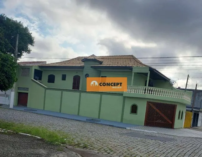Sobrado com 3 dormitórios à venda, 191 m² por R$ 640.000,00 - Vila Maria de Maggi - Suzano
