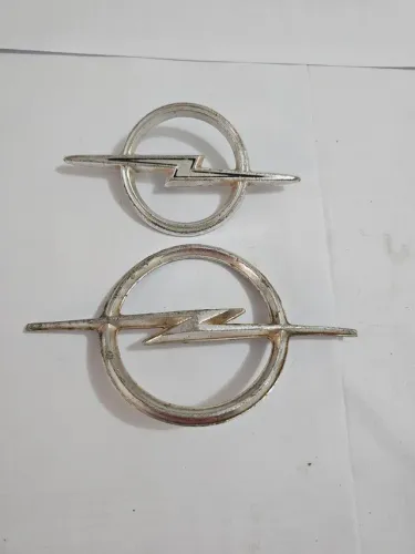 Opel kadett commodore emblemas originais