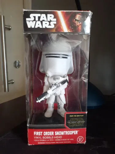 Boneco Star Wars First Order Snowtrooper
