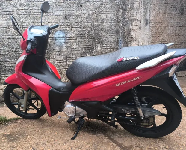 Honda Biz 110i muito conservada, apenas 30 mil km!