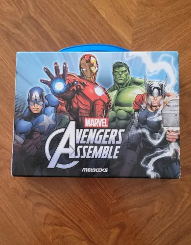 Kit Maleta-Livros Avengers