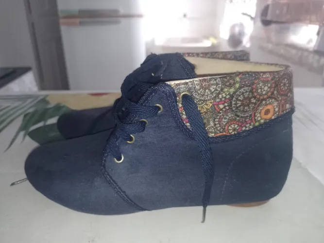 BOTA FEMININO DE COURO LEGÍTIMO CAMUCI N37