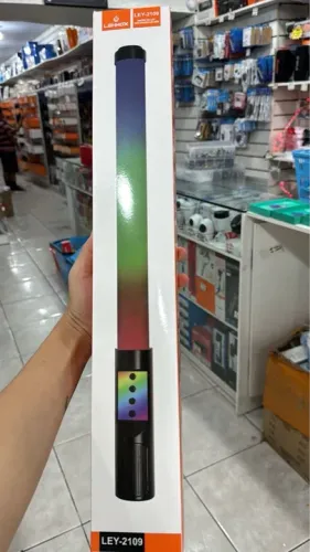 Iluminador LED RGB para Vídeos e Fotos - LEY-2109
