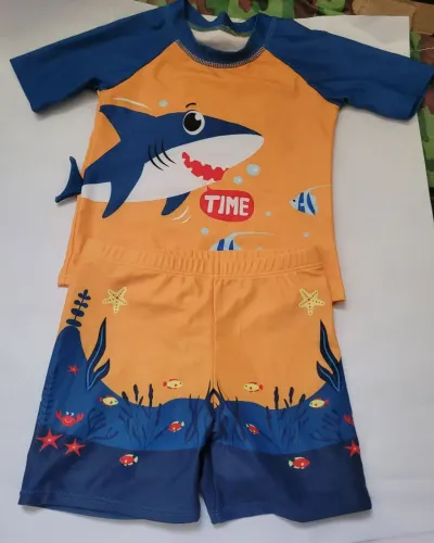 Roupa de praia infantil 