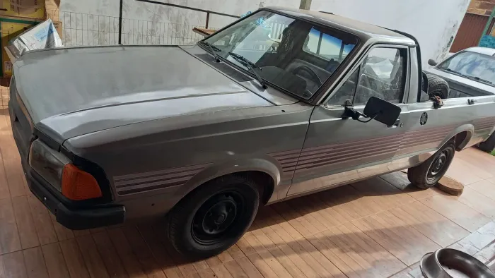 Vendo Ford Pampa 92/93 1.8 AP 3 pessoas recém reformada geral 5 pneus novos
