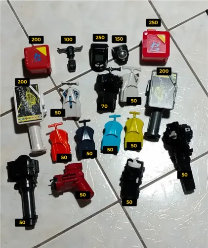 Beyblade Launchers e Grips