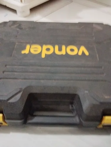 Parafusadeira e desparafusadeira elétrica 220 vlt