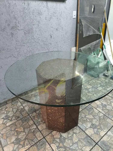 Mesa de jantar vidro e mármore 