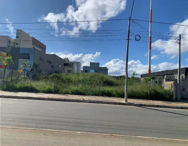 Alugamos (BTS) área com 2000m² na Avenida Perimetral em Vitória da Conquista 