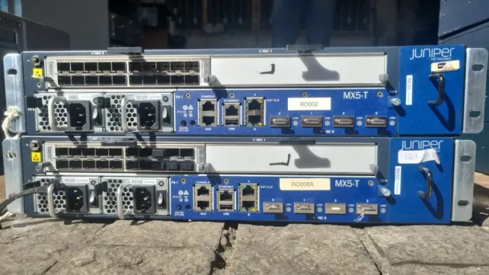 Plataforma de roteamento universal MX5 Juniper mx5-t