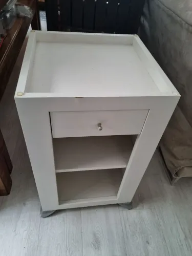 Mesa lateral branca