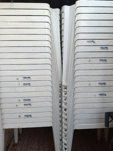 Alugo mesas e cadeiras 