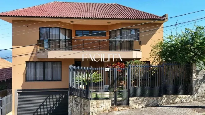 Casa de 3 Quartos para Alugar no Bairro Itaguaçu, Florianópolis