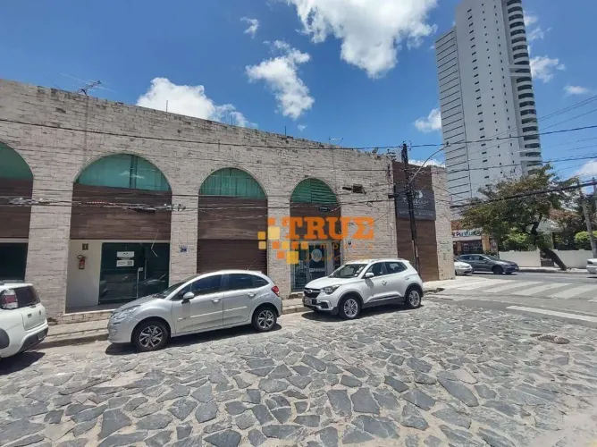 PRÉDIO COMERCIAL - CASA FORTE - EXCELENTE