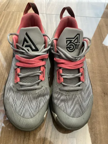 Tênis Nike Giannis Immortality 2