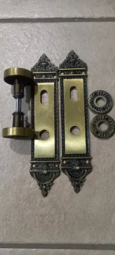 Acabamento Espelho Colonial em Bronze
