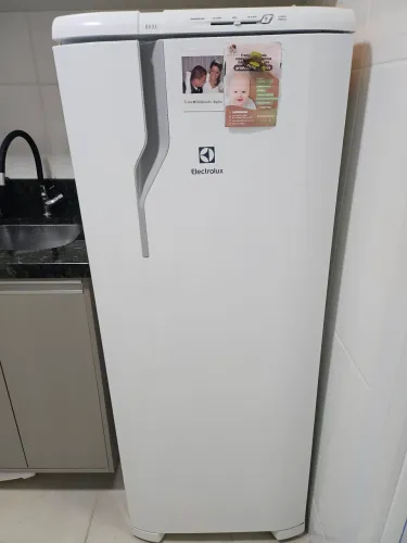 Geladeira Electrolux RE31