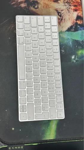 Teclado Apple Magic Keyboard - Prata